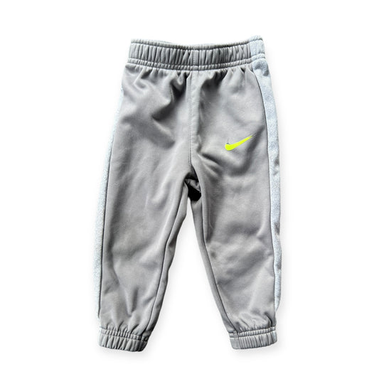 18m Nike pant